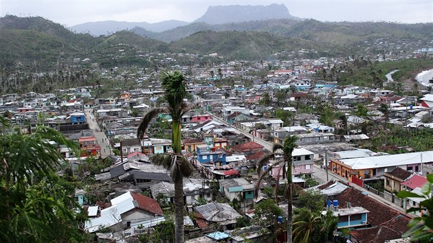 Pohled na Baracou pod stolovou horou El Yunque. Ta je oblbenou destinac turist s vn pro treky.