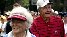 Bývalý prezident USA George Bush s manelkou Barbarou. (4.7. 2007)