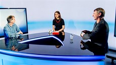 Herci Ivan Trojan a Jiří Dvořák spolu s moderátorkou Monikou Zavřelovou v... Herci Ivan Trojan a Jiří Dvořák spolu s moderátorkou Monikou Zavřelovou v...
