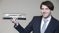 Antonín Felber ze společnosti UniControls chce vyrábět vlaky bez oken. Na... Antonín Felber ze společnosti UniControls chce vyrábět vlaky bez oken. Na...
