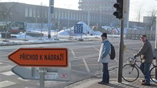 Na tomto nejbliím pechodu u nádraí se asto dlají fronty. Interval pi...