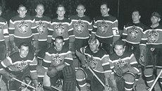 Hokejisté Karlových Varů v sezoně 1953 - 54. Hokejisté Karlových Varů v sezoně 1953 - 54.