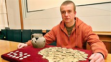 Pracovníci Západočeského muzea v Plzni oznámili nález pokladu na Rokycansku. V... Pracovníci Západočeského muzea v Plzni oznámili nález pokladu na Rokycansku. V...