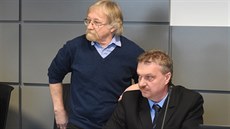 Obžalovaný praktický lékař Vladimír Líčeník (vlevo) a lékárník Luděk Konvička u... Obžalovaný praktický lékař Vladimír Líčeník (vlevo) a lékárník Luděk Konvička u...