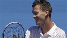 eský tenista Tomá Berdych se usmívá poté, co v duelu 1. kola Australian Open...