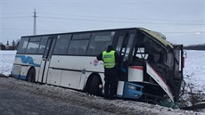 U stedoeské obce Stedokluky sjel linkový autobus do píkopu, jedna ena...
