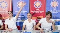 Eva Hlaváková Víteková, Kateina Elhotová a Eva Horáková (zleva) pi...