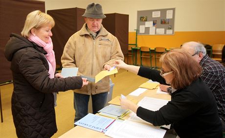 Opakované volby do Senátu na Mostecku, Na Mostecku, volební místnost okrsku ....