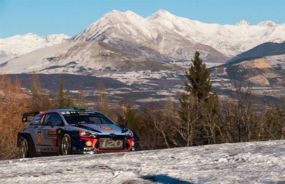 Hayden Paddon pi testování ped Rallye Monte Carlo.