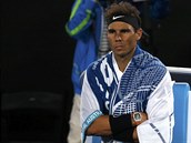 panlsk tenista Rafael Nadal ek pi oetovn soupee Raonice na lavice.