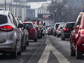Smog v Praze. Auta na pražské magistrále (20.1.2017) Smog v Praze. Auta na pražské magistrále (20.1.2017)