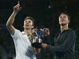 Henri Kontinen (vpravo) a John Peers, vtzov musk tyhry na Australian Open