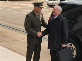 James Mattis jako nov ministr obrany dorazil poprv do Pentagonu v sobotu 21....