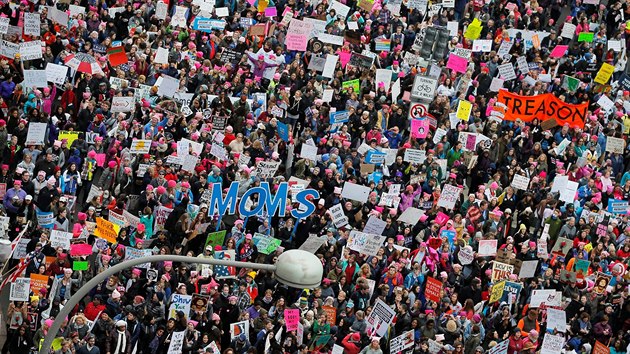 Manifestace ve Washingtonu je podle tamnho tisku jednm z nejvtch americkch protest v djinch (21. ledna 2017)