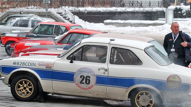 Zvod historickch vozidel z Chateau st Gerlach nedaleko Maastrichtu do Salzburgu v Rakousku. Karlovy Vary jsou pravidelnou zastvkou astnk soute. Na snmku Ford Escort RS 2000.