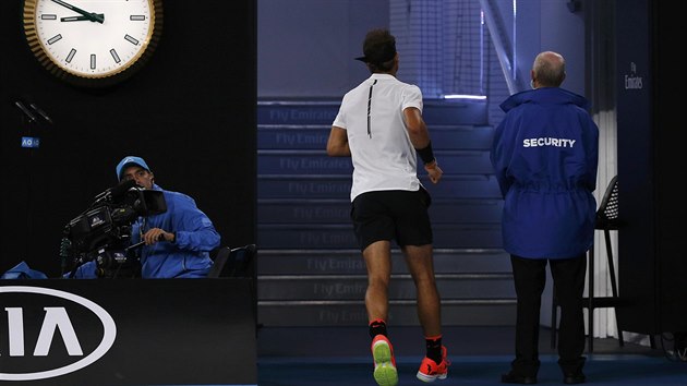 Raonicovu pauzu na oeten vyuil panlsk tenista Rafael Nadal ve tvrtfinle Australian Open k odskoen.