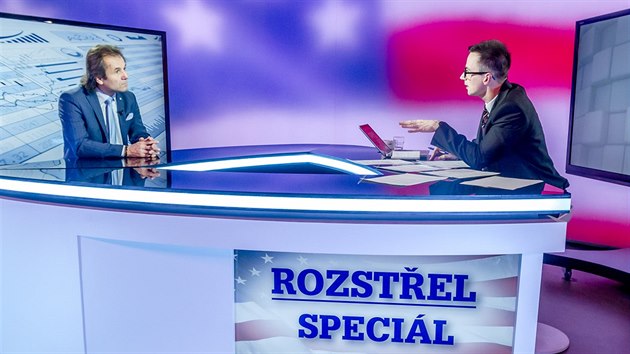 Bezpenostn expert Andor ndor a modertor Vladimr Vokl v diskusnm poadu iDNES.tv Rozstel (20. ledna 2017)