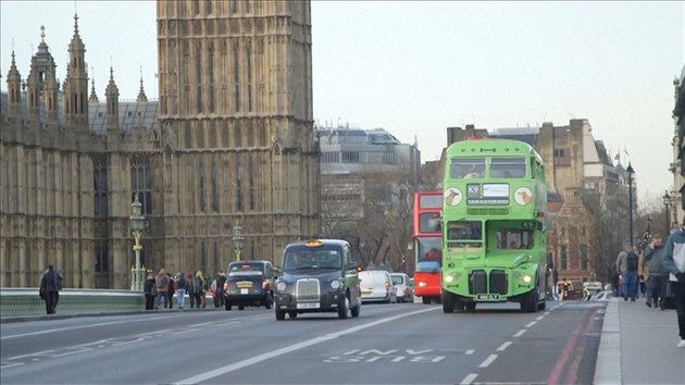 Patrov autobus K9 brzdil ulice Londna pouh tyi dny. 