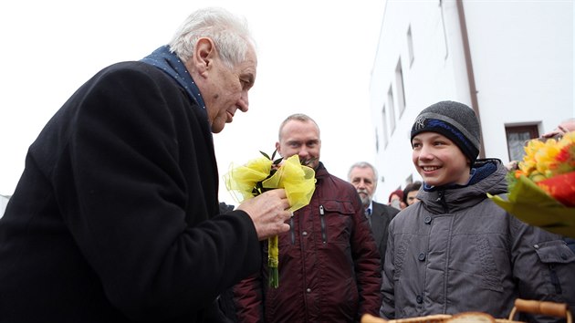 Prezident Miloe Zeman se seel na Slovckm statku na Hodonnsku se leny sv bval vldy. (28. ledna 2017)