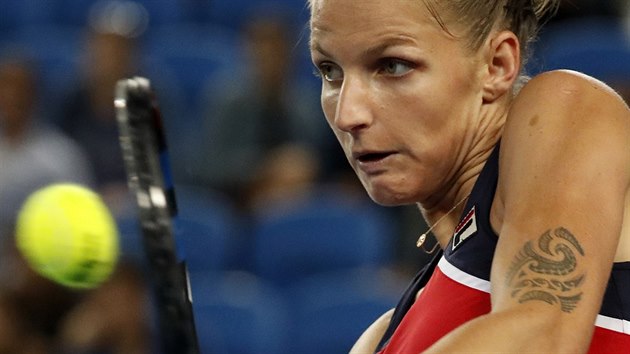 esk tenistka Karolna Plkov v duelu 3. kola Australian Open s Jelenou Ostapenkovou z Lotyska,
