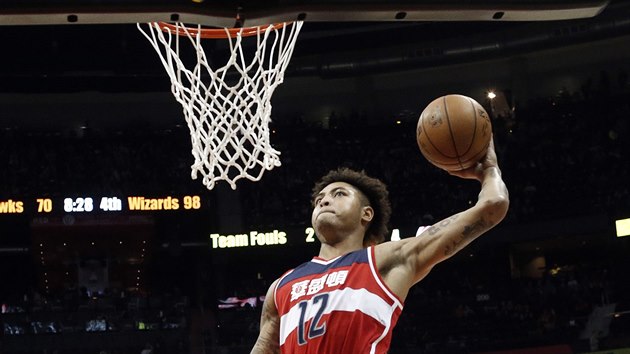 Kelly Oubre Jr. z Washingtonu smeuje proti Atlant.