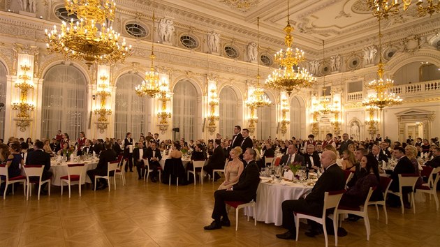 Charitativn ples prezidenta Miloe Zemana a jeho manelky Ivany na Praskm hrad (20. ledna 2017)