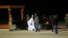 Bývalý vládce Gambie Jammeh odletl ze zem do exilu (21. ledna 2017)