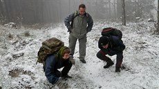 Vlčí hlídky pátrají po stopách vlka. Vlčí hlídky pátrají po stopách vlka.