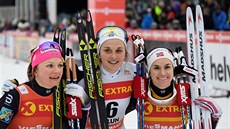 TI NEJLEPÍ Z FALUNU. Sprint na 1,4 km ovládla Stina Nilssonová (uprosted)...