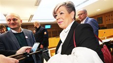 Ředitelka Střední zdravotnické školy Ivanka Kohoutová a protiislámský politický... Ředitelka Střední zdravotnické školy Ivanka Kohoutová a protiislámský politický...