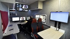 Ve skříňové nástavbě je speciální kamerový systém doplněný termokamerou. Vše je... Ve skříňové nástavbě je speciální kamerový systém doplněný termokamerou. Vše je...