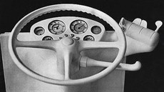 Sádrový model volantu pro vz Tatra, který s kolegy navrhl Zdenk Ková.