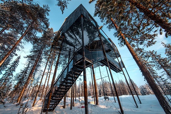 Nový Treehotel stojí v laponských lesích na severu védska.