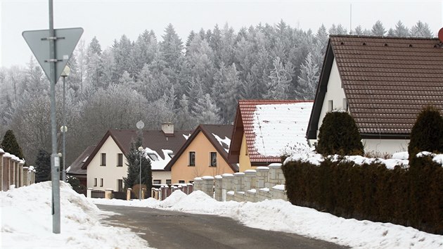 Jihlava se nyn roziuje do pol k Hybrlci. Snmek je z ulice V Zti.