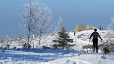Zimní Brdy - vrchol Houpák s betonovou pozorovatelnou pro řízení střeleb. (28.... Zimní Brdy - vrchol Houpák s betonovou pozorovatelnou pro řízení střeleb. (28....