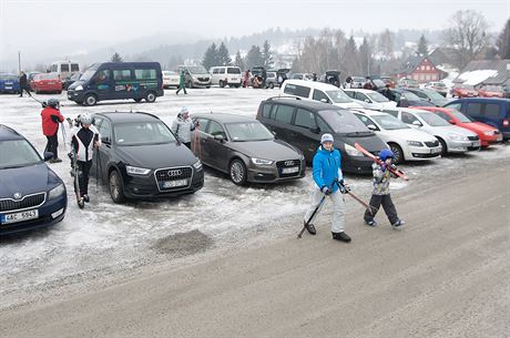 Krom penz za samotné lyování si návtvníci hor asto musí piplatit také za...