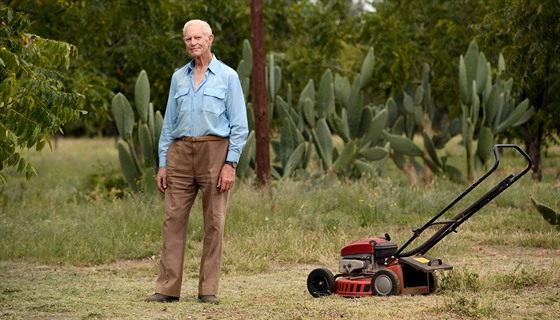 Orania se snaí být co nejvíce sobstaná. Do okolí lidé vyjídjí jen kvli...