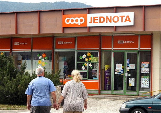 Na venkov jsou astými prodejnami Jednoty COOP.