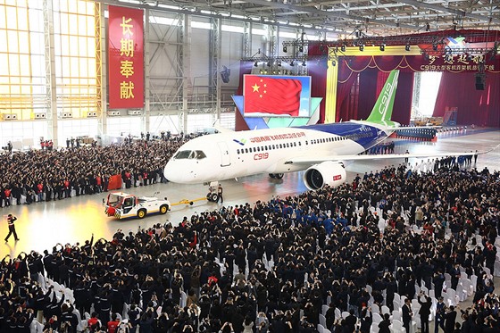 ínské dopravní letadlo Comac C919 od spolenosti Commercial Aircraft...