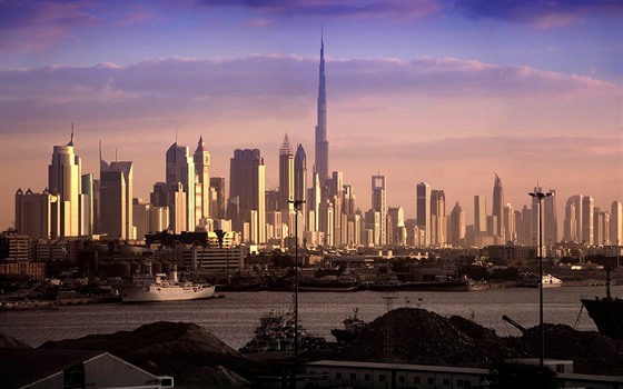 Dubajským mrakodrapm dominuje nejvyí budova svta - Burd Chalífa...
