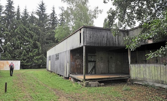 Areál koupalit byl postaven v roce 1934, ml 350 metr dlouhou písenou plá...