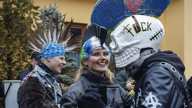 Lešetínský fašank v centru Zlína letos pojali v punkovém stylu (4. února 2017).