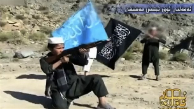 Al-Kida trnuje novou generaci terorist. Snmek pochz z videa, kter bylo dajn natoeno v severnm Vazristnu na pkistnsko-afghnsk hranici.