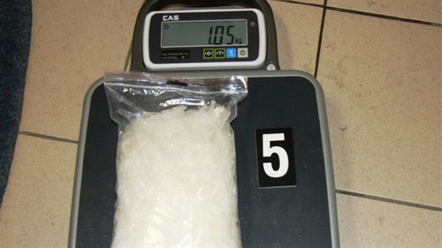 Policist objevili v Karlovch Varech vce ne pt kilogram pervitinu.