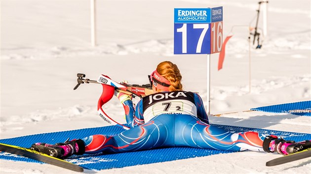 esk biatlonistka Gabriela Koukalov na stelnici v zvod smench tafet na MS v Hochfilzenu.