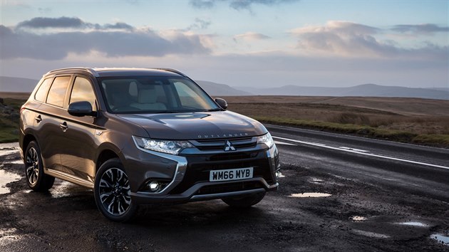 Hybridní Mitsubishi Outlander byl loni nejprodávanjím modelem nejen v Norsku,...