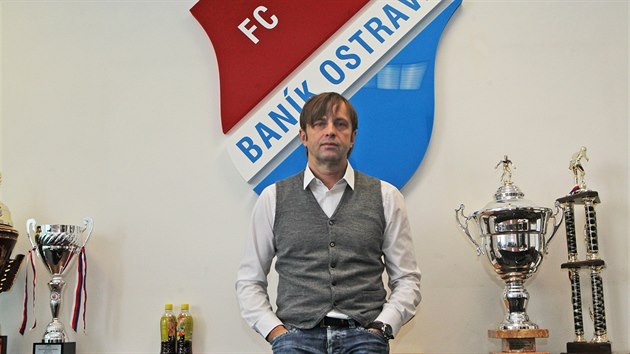 Vclav Brabec v kanceli majitele fotbalovho Banku Ostrava