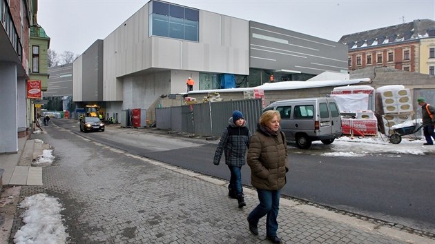 V Jablonci finiuj prce na novm obchodnm dom Central. Prvn zkaznky pivt na pelomu bezna a dubna.