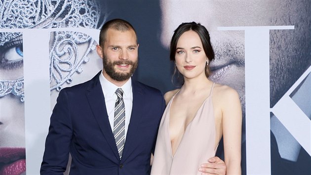 Jamie Dornan a Dakota Johnsonov na premie filmu Padest odstn temnoty (Los Angeles, 2. nora 2017)