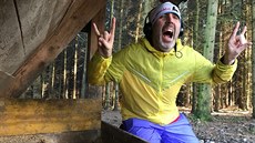 Velká sluchátka při sportu nejsou to pravé ořechové. Ze sportujících pak dělají... Velká sluchátka při sportu nejsou to pravé ořechové. Ze sportujících pak dělají...